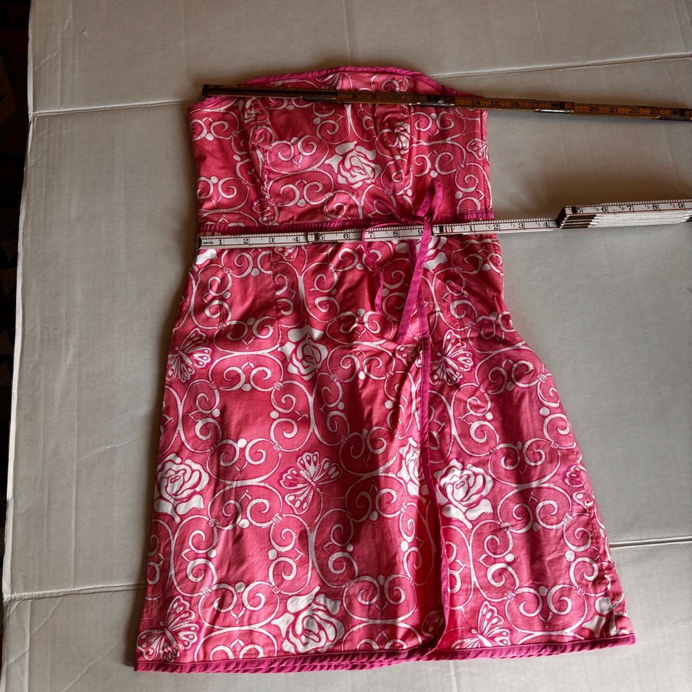 Vintage Lilly Pulitzer Strapless Dress
Spring break 26 retro Vibes!
Pink/White - Picture 11 of 12
